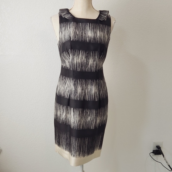 BANANA Republic Black White Sleeveless Silk Dress With POCKETS! Size: 2 - Picture 1 of 12